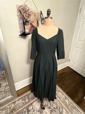 Chillinen/ Linen Vibes Classic Dark Green Midi Dress with Sweetheart Neckline